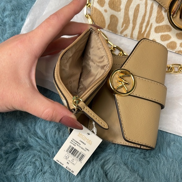 🛍️🤩Michael Michael Kors Carmen Shoulder Bag/Wallet Set🛍️🤩 - Picture 9 of 17